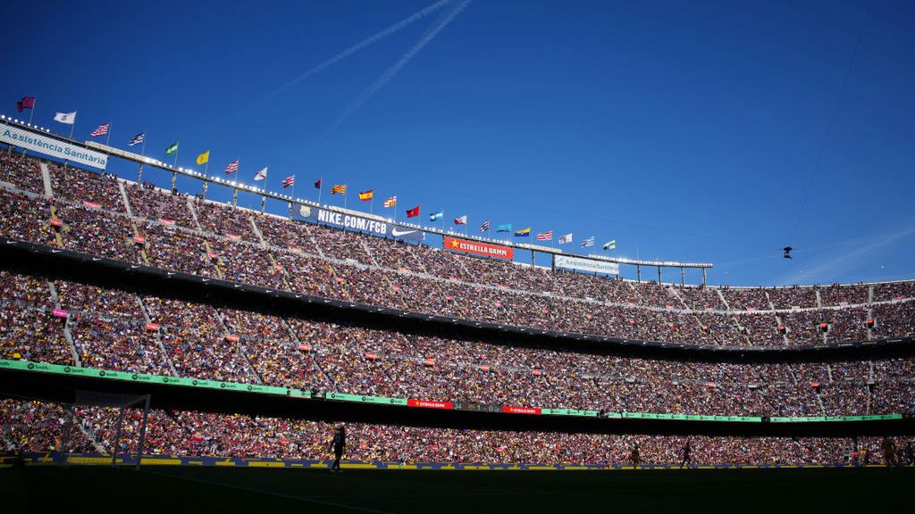 Zdjęcie okładkowe artykułu: Getty Images / Alex Caparros / Na zdjęciu: trybuny Camp Nou