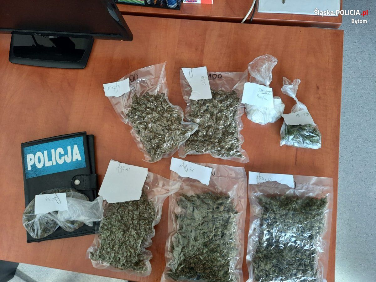 Śląskie. Policjanci z Bytomia i Częstochowy przejęli znaczne ilości narkotyków.