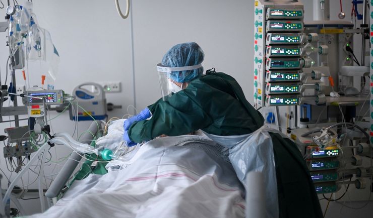 "Wielkie umieranie" na wschodzie UE. "Die Welt" o sytuacji pandemicznej