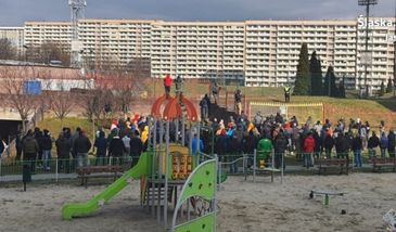 Jastrzębie Zdrój. Protest kibiców przeciwko obostrzeniom. Przyszli pod stadion