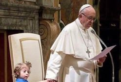 Dziewczynka z zespołem Downa podeszła do papieża. Jego reakcja rozczula