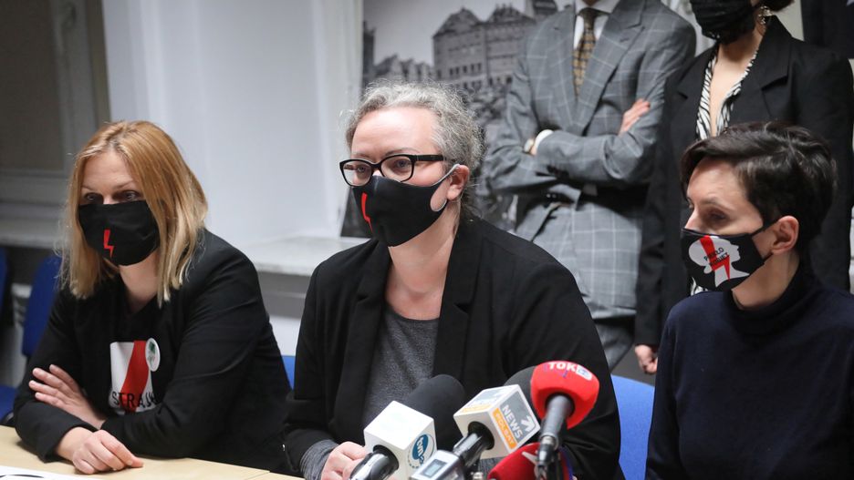 Strajk Kobiet. Dominik Tarczyński ostro. "To są hunowie"