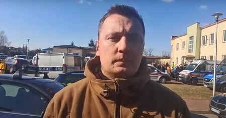 Pojechał na granicę pomóc Ukraińcom. "Oni wiedzą, gdzie chcą jechać"