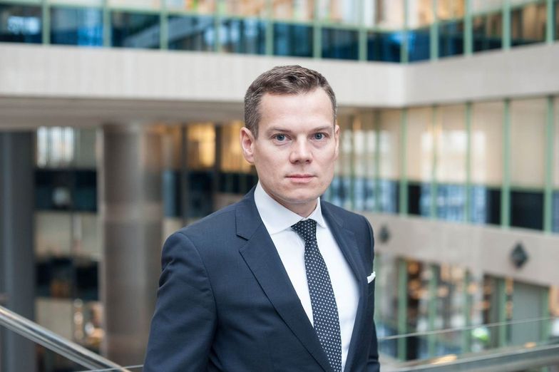 Premier Mateusz Morawiecki powołał w piątek na stanowisko szefa KNF prof. Jacka Jastrzębskiego