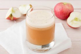 Koktajl oczyszczający jelito grube na bazie soku z jabłek