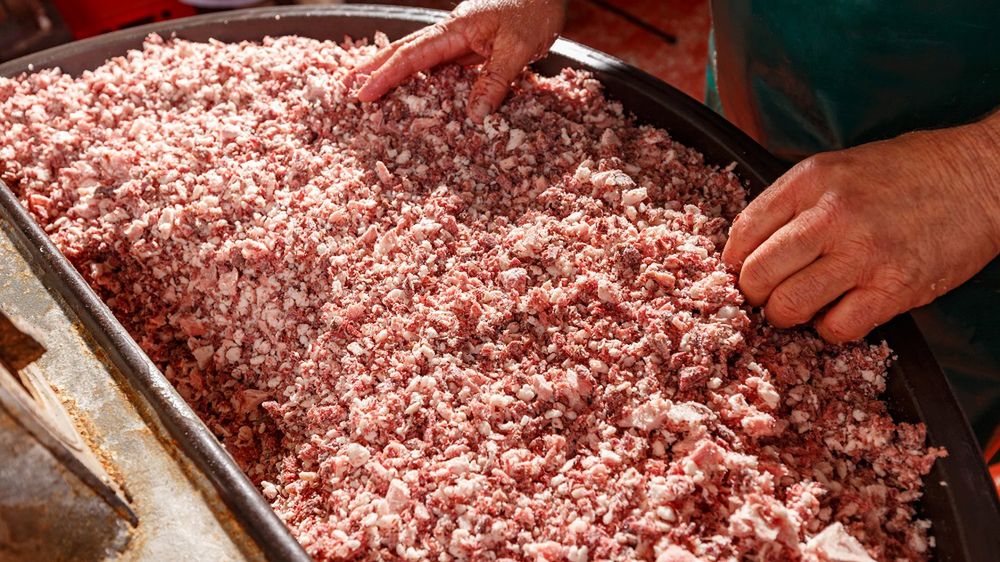 WHO ostrzega - częste jedzenie czerwonego mięsa może sprzyjać nowotworom