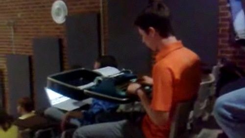 Co się stanie, kiedy student przyniesie na wykład maszynę do pisania? (wideo) 1