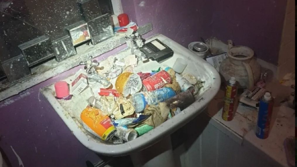 Dzieci mieszkało w koszmarnych slumsach, pośród gór śmieci i psich kup
