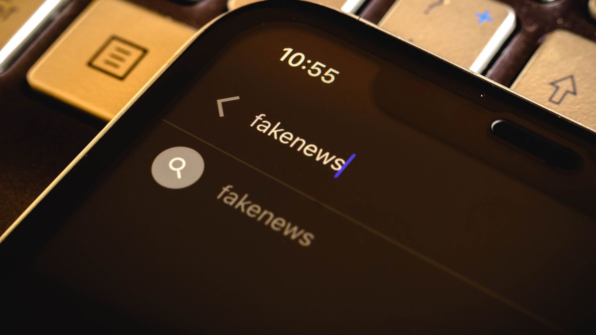 Walka z dezinformacją w internecie to jedno z największych wyzwań