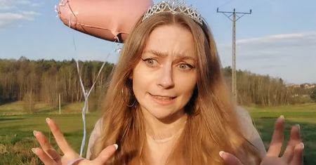 Katolicka influencerka o współżyciu w ciąży. Dosadna reakcja księdza