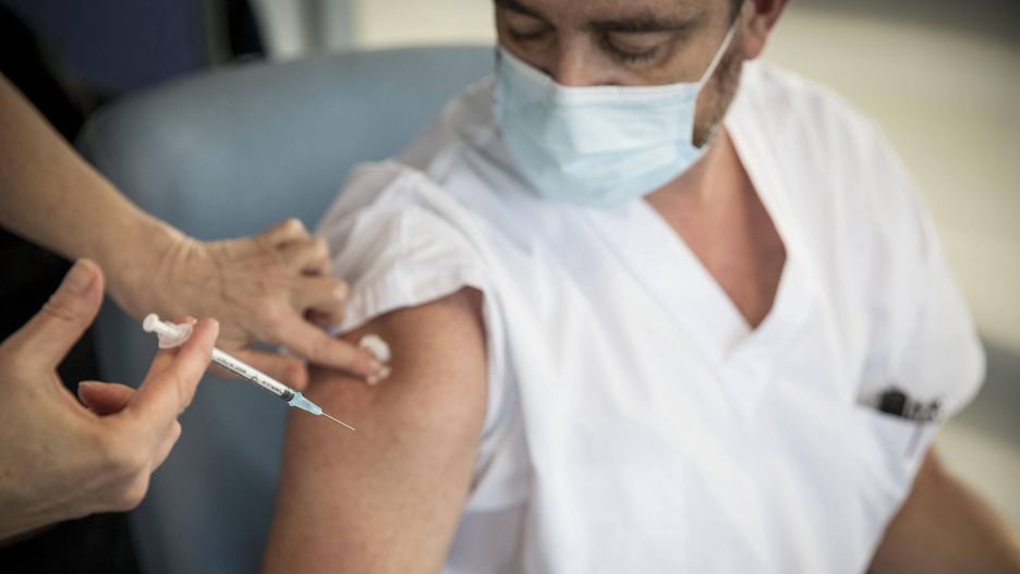 Koronawirus w Polsce. Michał Dworczyk tłumaczy spadek w liczbie szczepień