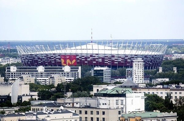 Będzie kolejny "basen" na PGE Narodowym? Otwarty dach na meczu Polska-Gibraltar