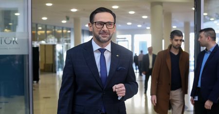 Poseł KO twierdzi, że wie, gdzie jest Obajtek. "Schronił się"