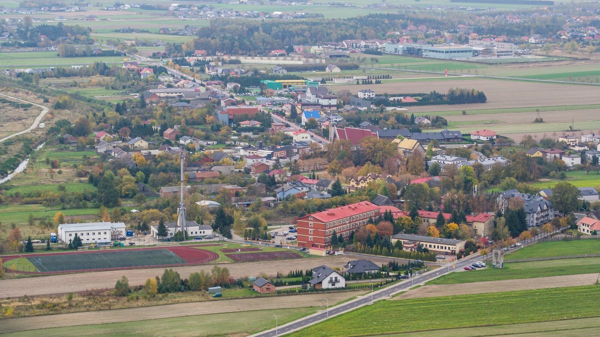 Gminą o największych dochodach w Polsce pozostaje Kleszczów (łódzkie). W 2022 roku wyniosły one per capita 37 429 złotych