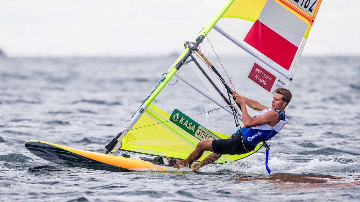 Paweł Tarnowski w olimpijskiej klasie RS:X