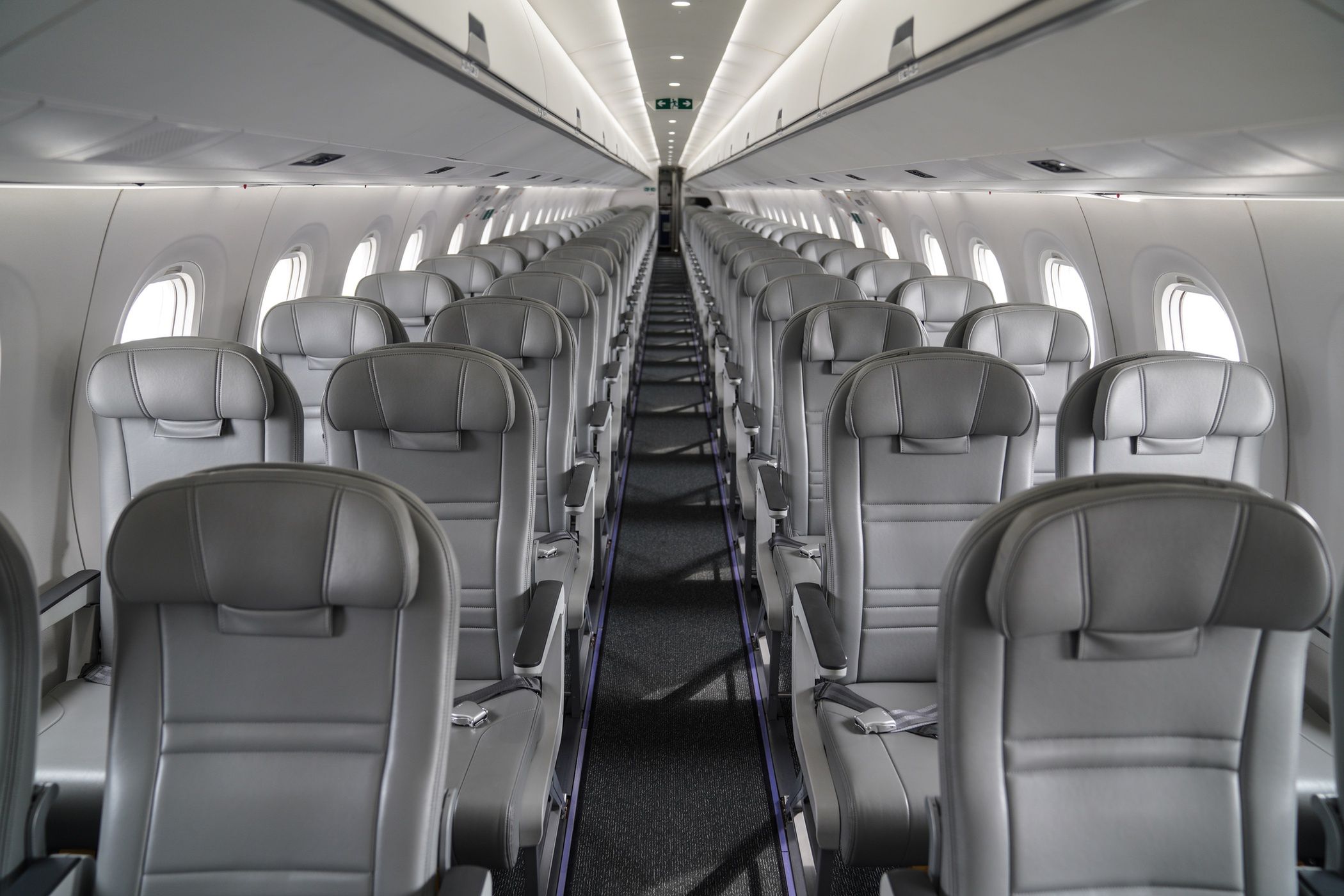 Taką konfigurację i wygląd mają mieć fotele w samolotach E2-195 dla LOT-u