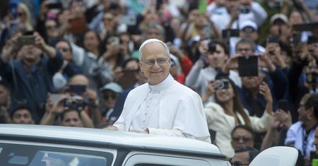 Papież Leon XIV padł ofiarą AI. Watykan ostrzega przed filmami
