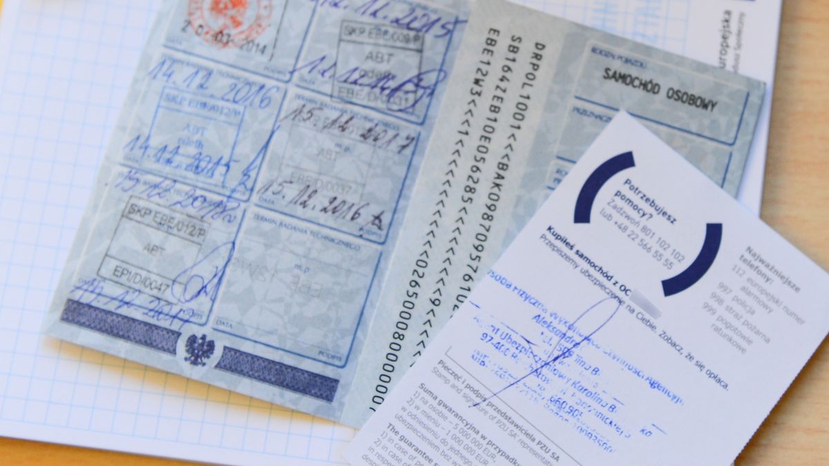 Wożenie ze sobą dowodu rejestracyjnego nie jest już konieczne. Niebawem podobnie ma być z prawem jazdy