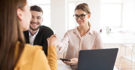 Pracodawcy ujawnią pensje w ofertach pracy? Sejm rozważa nowe przepisy