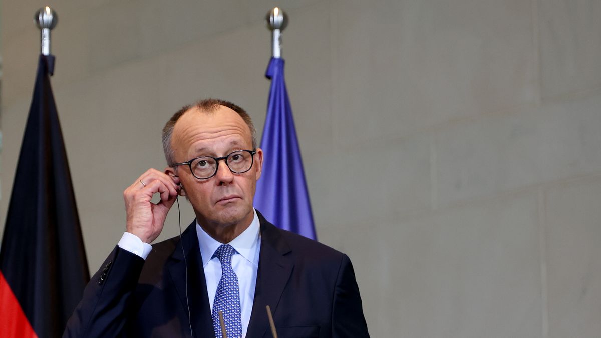 German Chancellor Friedrich Merz attends a press conference at the Federal Chancellery in Berlin, Germany, 14 November 2025. Christodoulides' visit aims to present to Merz the main pillars of Cyprus's EU presidency program, including EU defense, border management, and support for EU enlargement, particularly in the Western Balkans. Cyprus will assume the six-month rotating Presidency of the EU Council on 01 January 2026. EPA/FILIP SINGER Dostawca: PAP/EPA.