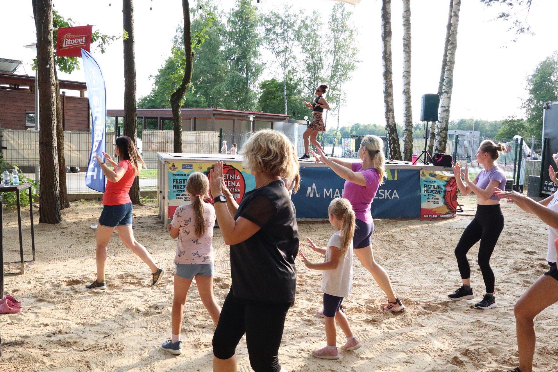 Gorąca Zumba nad zalewem Chechło w Trzebini