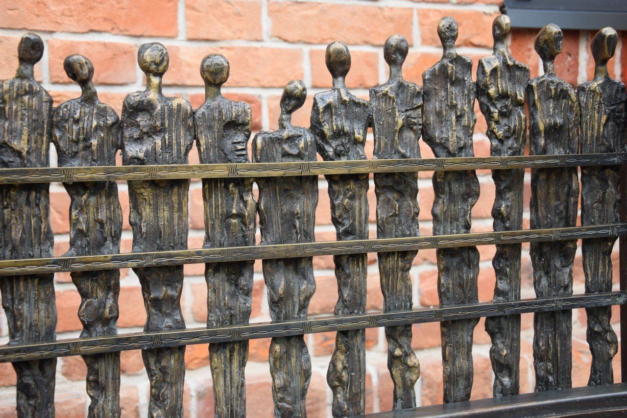 Patron Zduńskiej Woli święty Maksymilian ma swoją ławeczkę w rodzinnym mieście