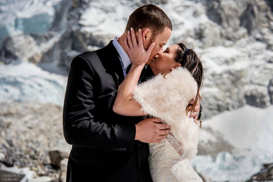 Ślub na szczycie Mount Everest? Dlaczego nie! Zdjęcia są zachwycające 14