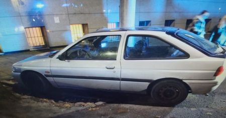Driftowały w centrum Gdyni. W pewnym momencie z auta wypadła pasażerka.
