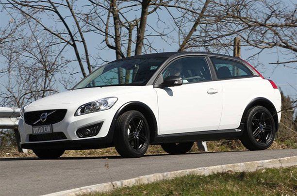 Podążając za trendami - Volvo C30 Black Series