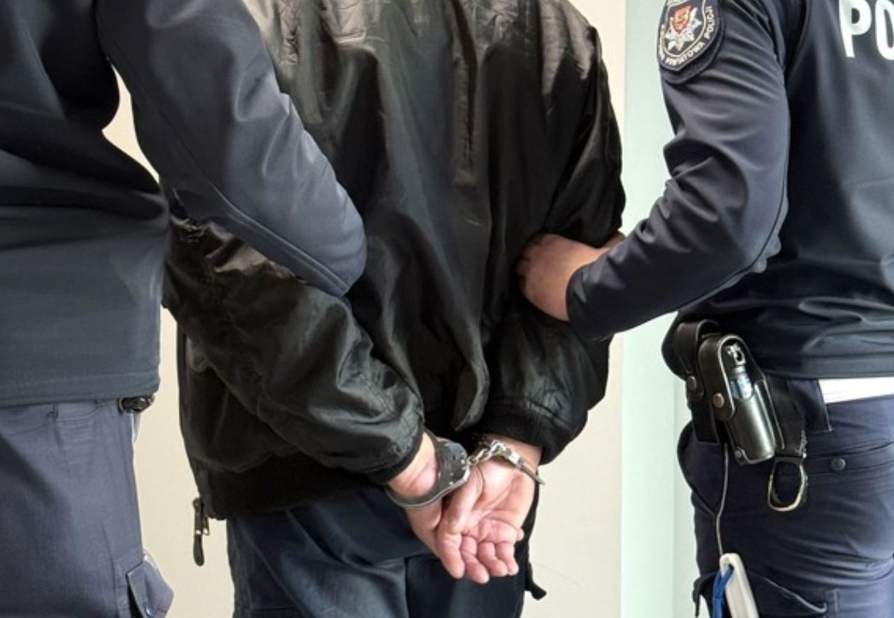 Szamotuły: 19-latek podejrzany o oszustwa internetowe zatrzymany