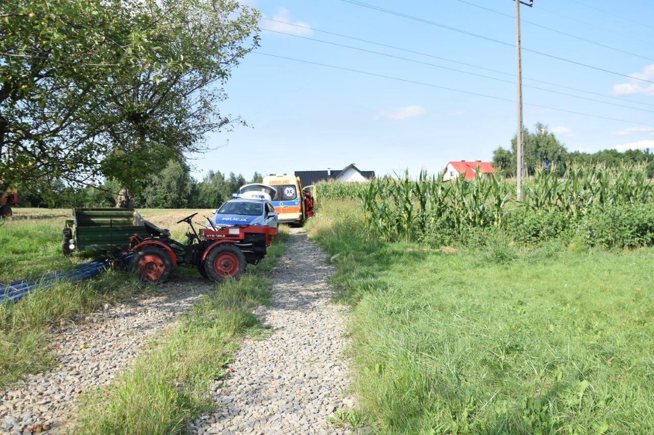 Tragedia pod Tarnowem. Pomylił biegi w traktorze. Nie żyje