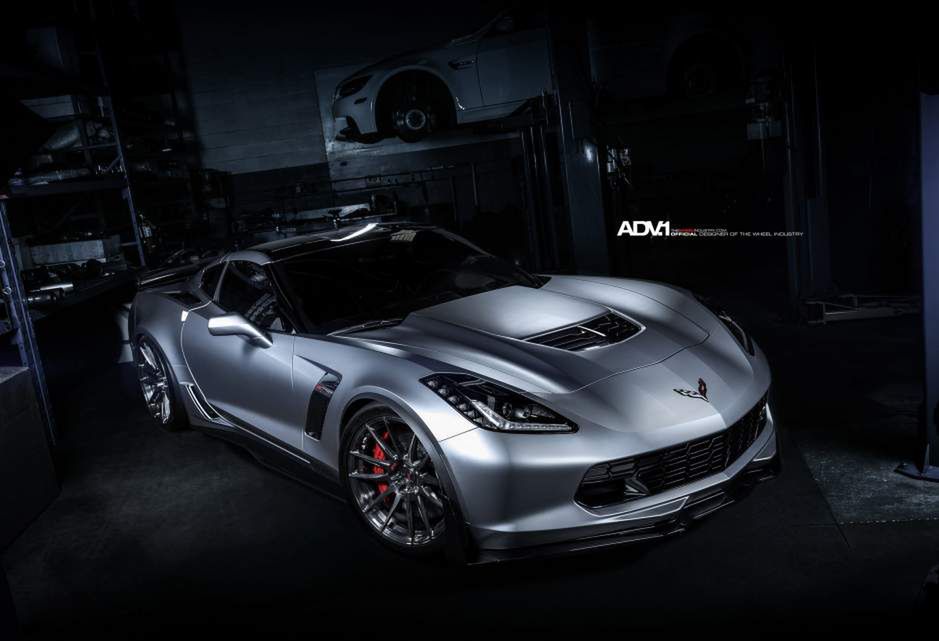 Dwie Corvette C7 Z06 na felgach ADV.1