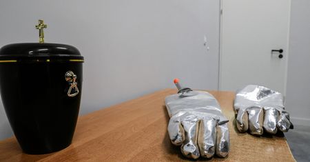 Makabryczna pomyłka zakładu pogrzebowego. Prokuratura bada sprawę