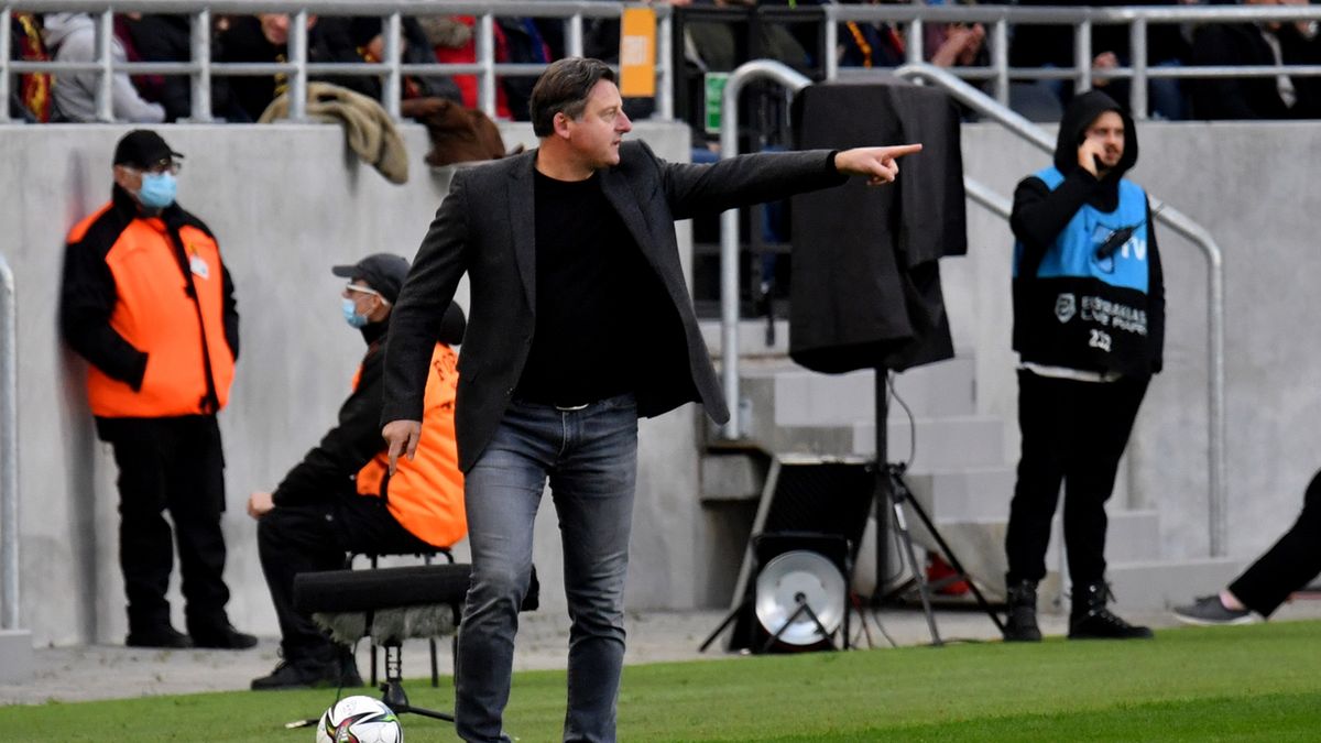 PAP / Marcin Bielecki / Na zdjęciu: Kosta Runjaić