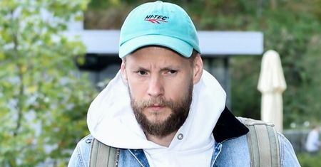 Sebastian Fabijański otwiera się na temat alkoholizmu ojca: "Po jego śmierci wylądowałem w SZPITALU PSYCHIATRYCZNYM. To była moja decyzja"