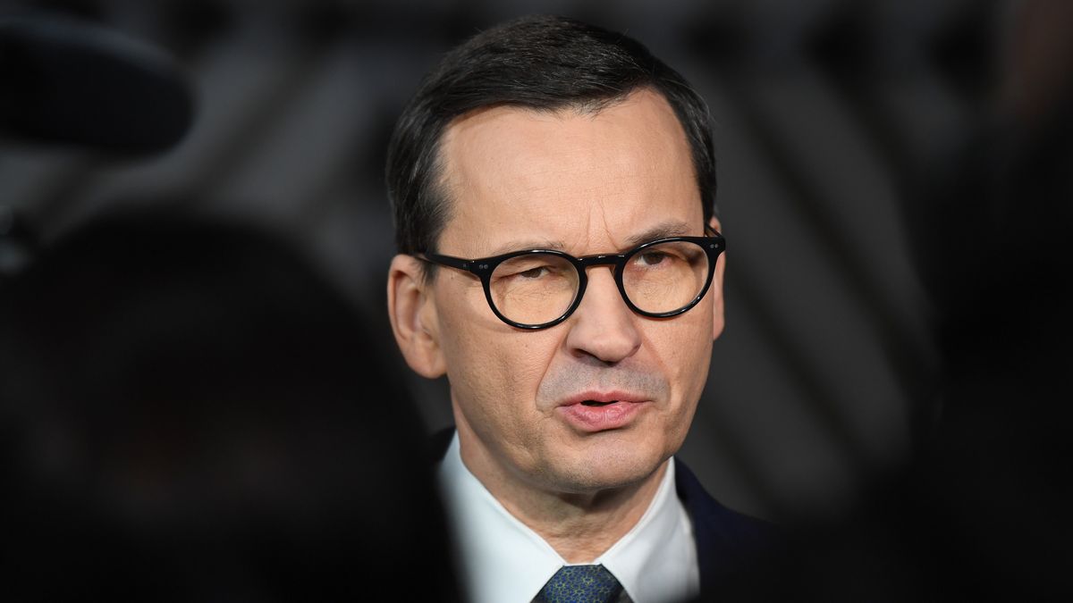 Bruksela, Belgia, 14.12.2022. Premier Mateusz Morawiecki podczas konferencji prasowej w budynku �Europa� w Brukseli, 14 bm. Premier Morawiecki weźmie udział w posiedzeniu Rady Europejskiej. (sko) PAP/Andrzej Lange