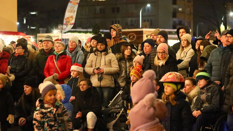 Finał Świętokrzyskiego Jarmarku Bożonarodzeniowego przy Wojewódzkim Domu Kultury przyciągnął tłumy