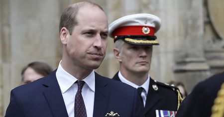 William jest coraz bardziej rozgoryczony. Z powodu Harry'ego zerwał znajomość