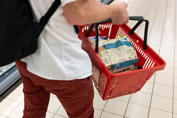 Kolejny osiedlowy sklep nie przetrwał. Zamyka się po 45 latach