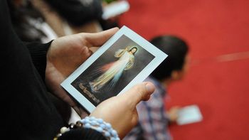 Koronka na ulicach miast świata – modlitwa, która zmienia rzeczywistość