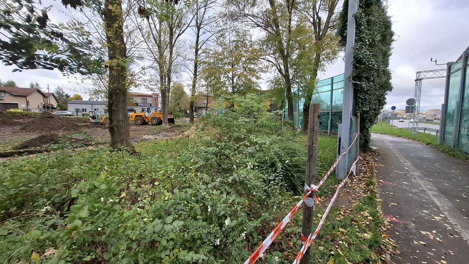Budowa skweru w Częstochowie u zbiegu al. Wojska Polskiego (DK92) i ul. Bohaterów Katynia