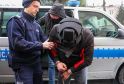 Ksiądz skrępowany i owinięty folią. Szokujące szczegóły przed procesem