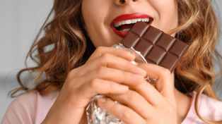 Dlaczego nie możemy oprzeć się słodyczom? To nie kwestia silnej woli