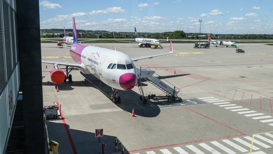 Wizz Air i LOT ogłaszają zmiany dla podróżujących