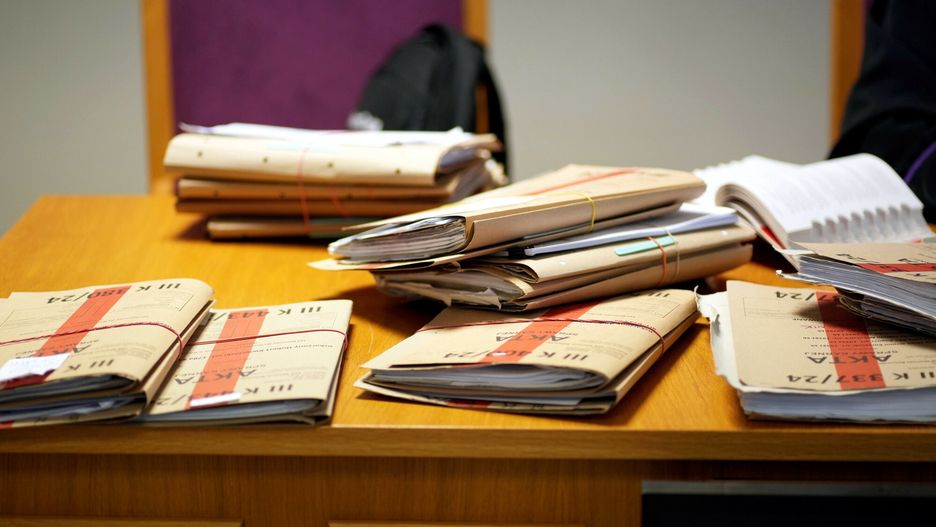 Solidemo z Zaczynem
Fot. Aliaksandr Valodzin/East News, Warszawa, 05.07.2024. Solidemo z Zaczynem - pikieta przed Sadem Rejonowym dla Warszawy Pragi Pd., w zwiazku z wezwaniem do sadu kilku aktywistow bioracych udzial w eksmisji  squatu przy ul. Kamionkowskiej 50. Julka, Zosia, Kamila, Iza i Jacek zostali oskarzeni o naruszenie miru domowego.
Aliaksandr Valodzin
