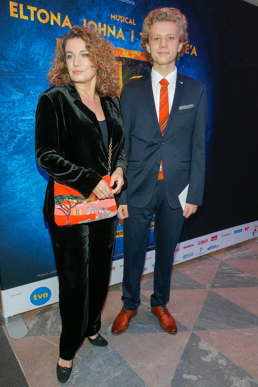 Joanna Trzepiecińska z synem Kamilem - premiera musicalu Aida