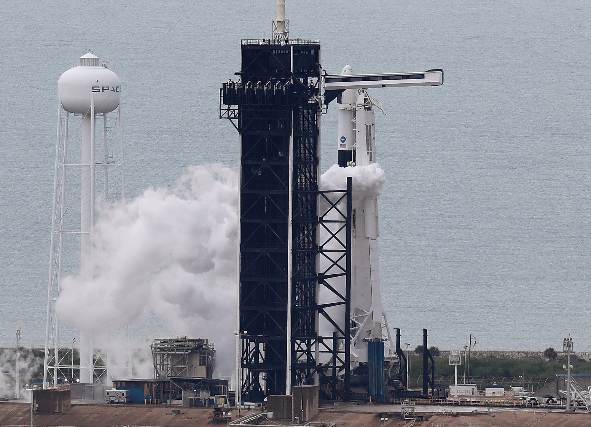 Lot NASA i SpaceX rozpoczyna nową erę podboju kosmosu. Miała wyglądać inaczej. Afrykański naukowiec chciał chodzić po Księżycu na rękach 3