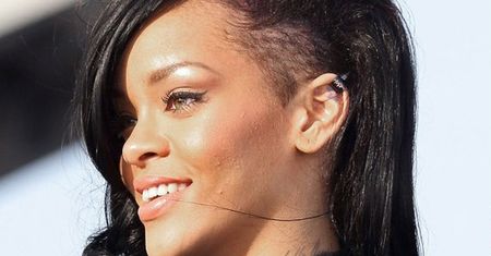 Rihanna spóźniona, ale przebojowa