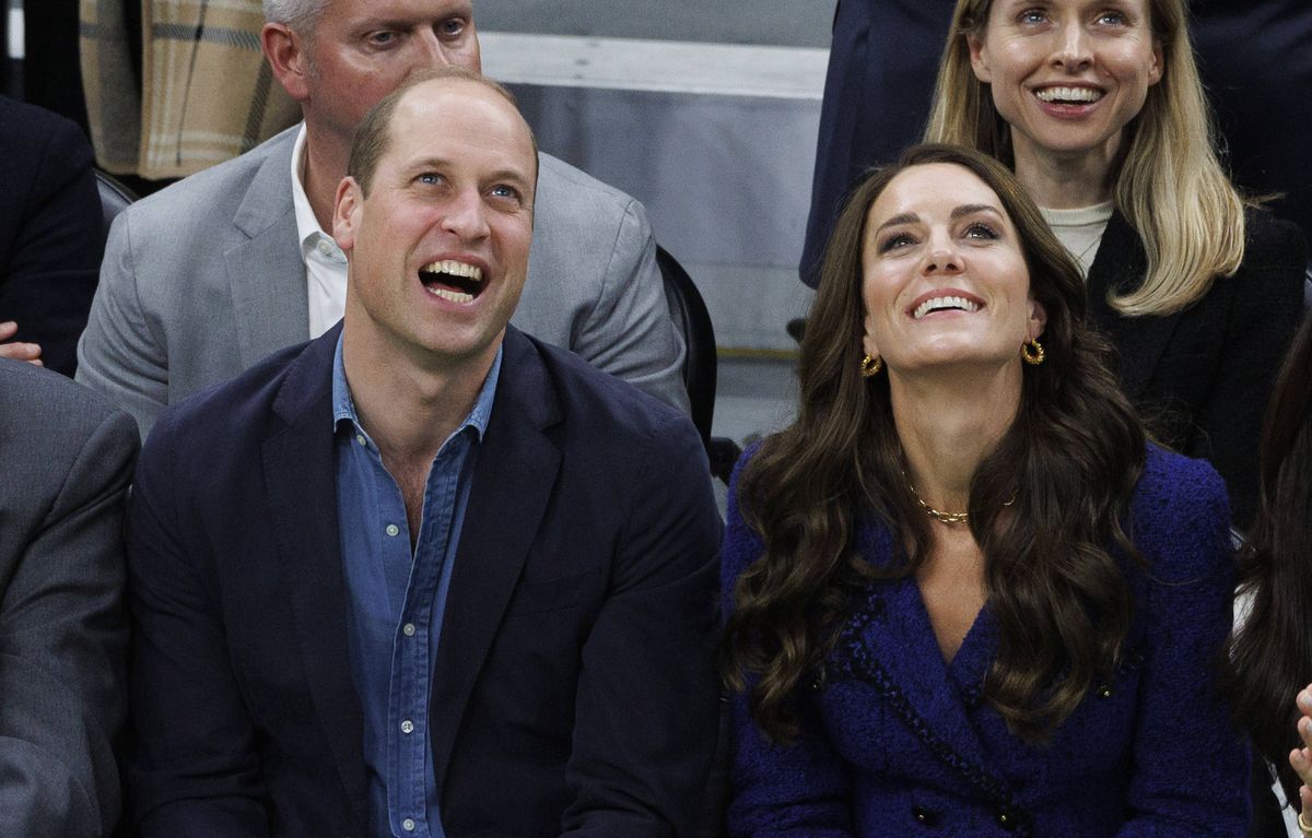 William i Kate uśmiechali się, gdy pokazano ich na telebimie