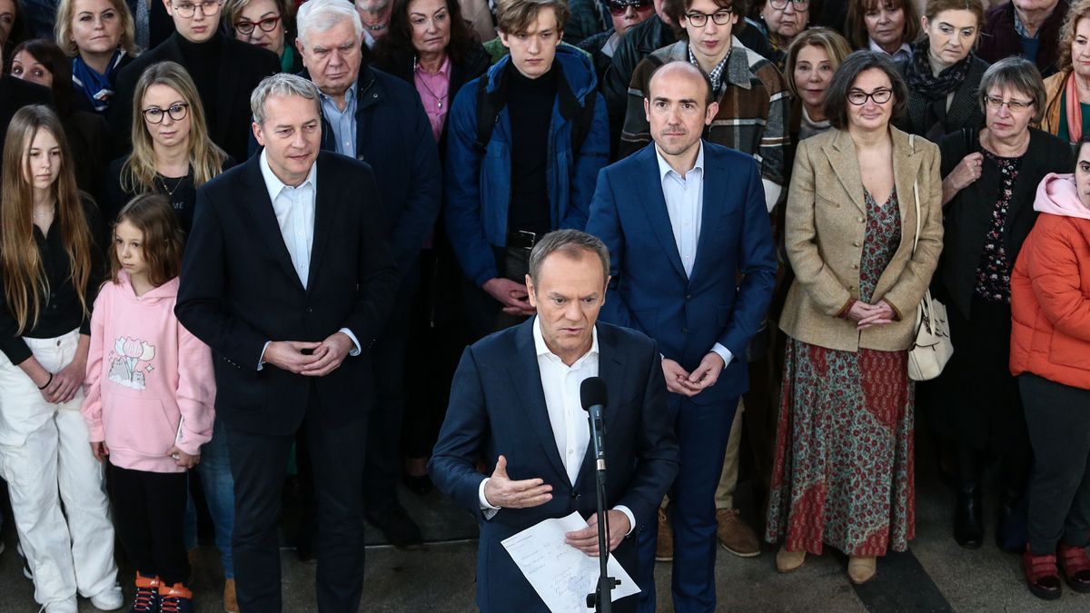 Donald Tusk kontynuuje objazd Śląska 